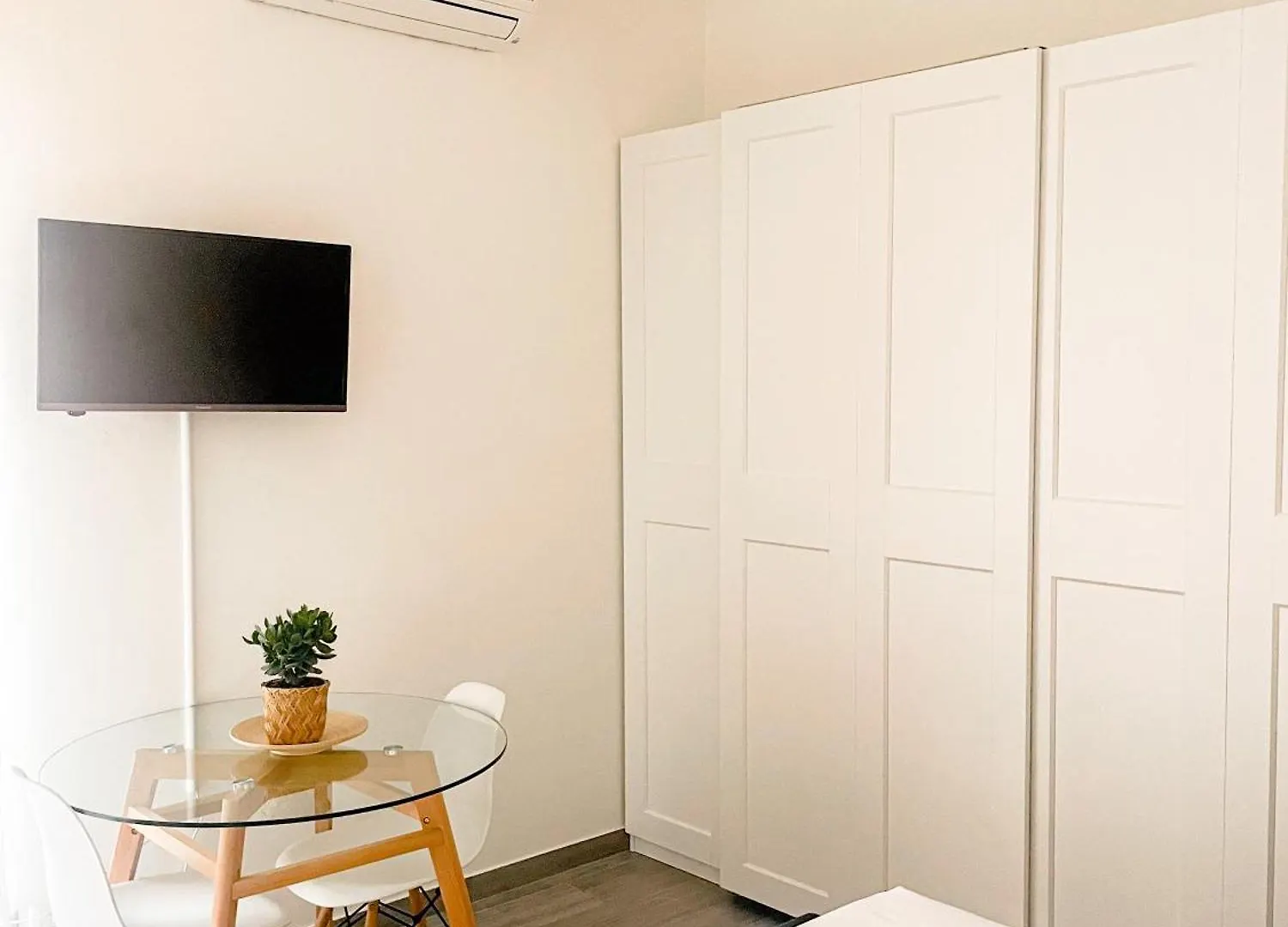 Xenia Apartments - Fashion Week Studio Near Navigli Milano